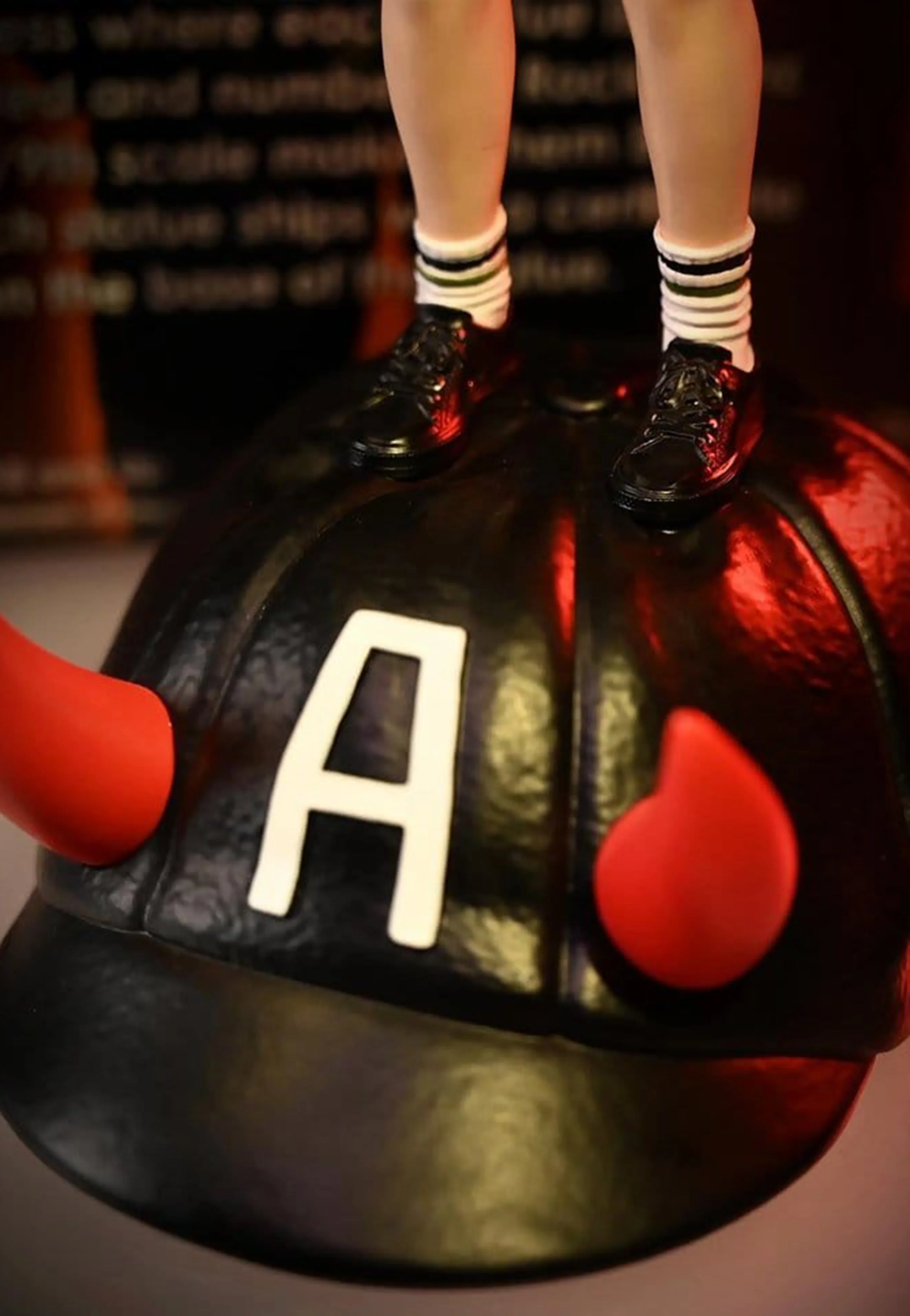 Angus Young IV Rock Iconz - Statue - Image 5