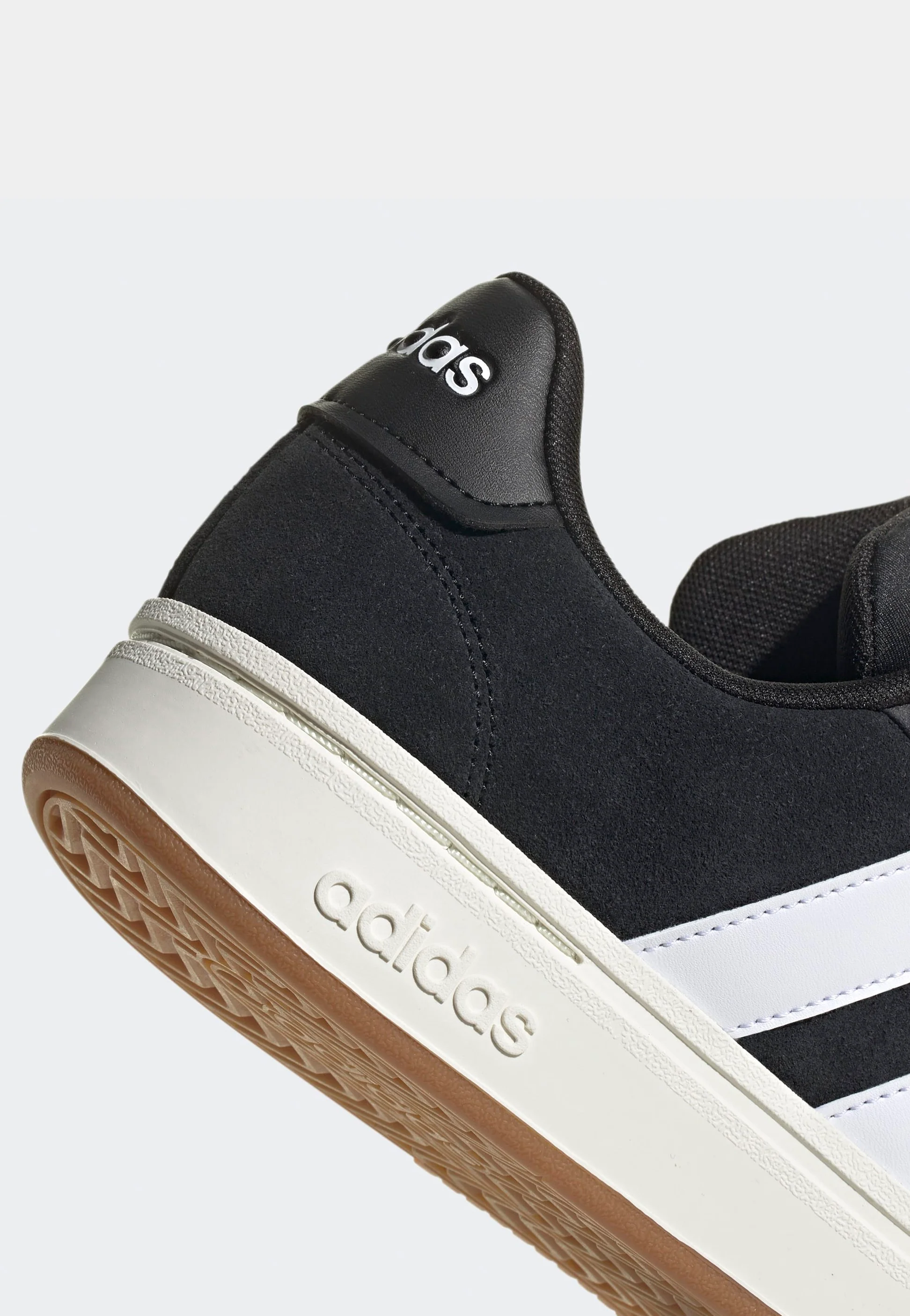 Adidas - Grand Court Alpha 0 Cblack/Ftwwht/Gum10 - Shoes - Image 7