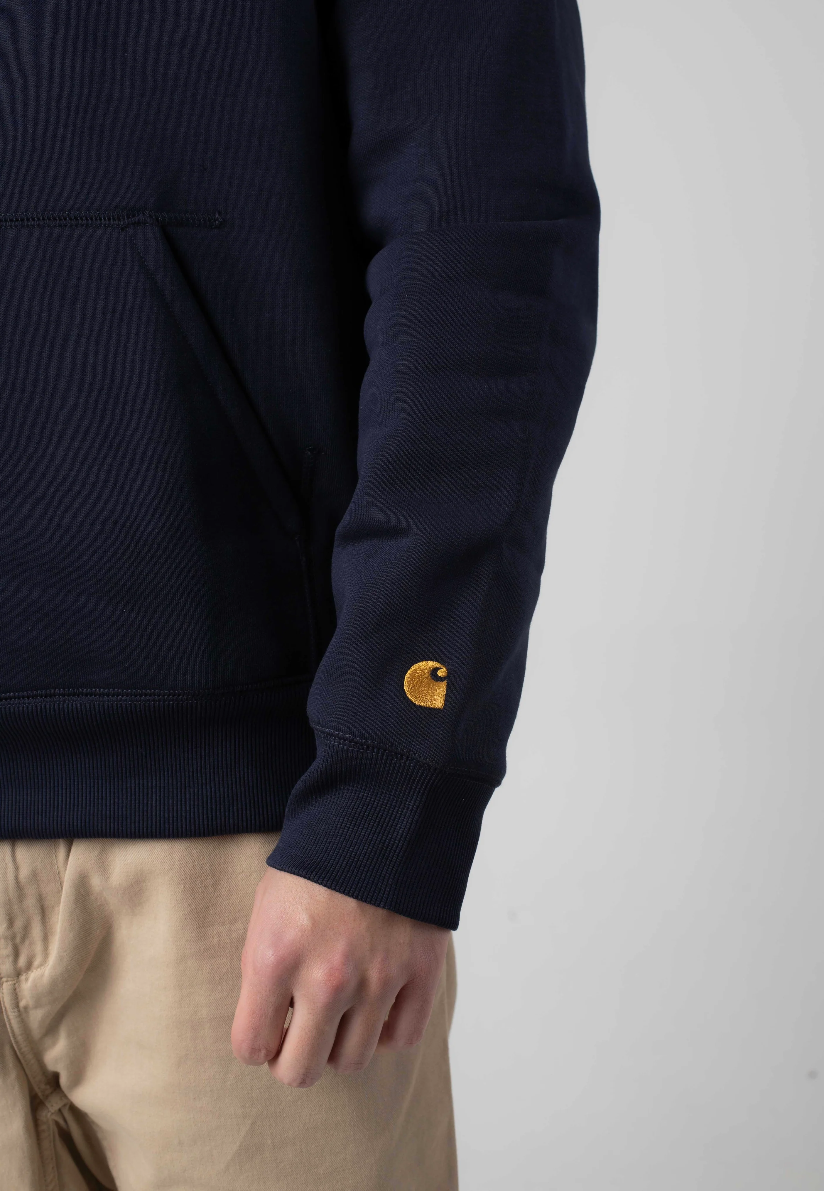 Carhartt WIP - Hooded Chase Dark Navy/Gold - Hoodie - Image 4