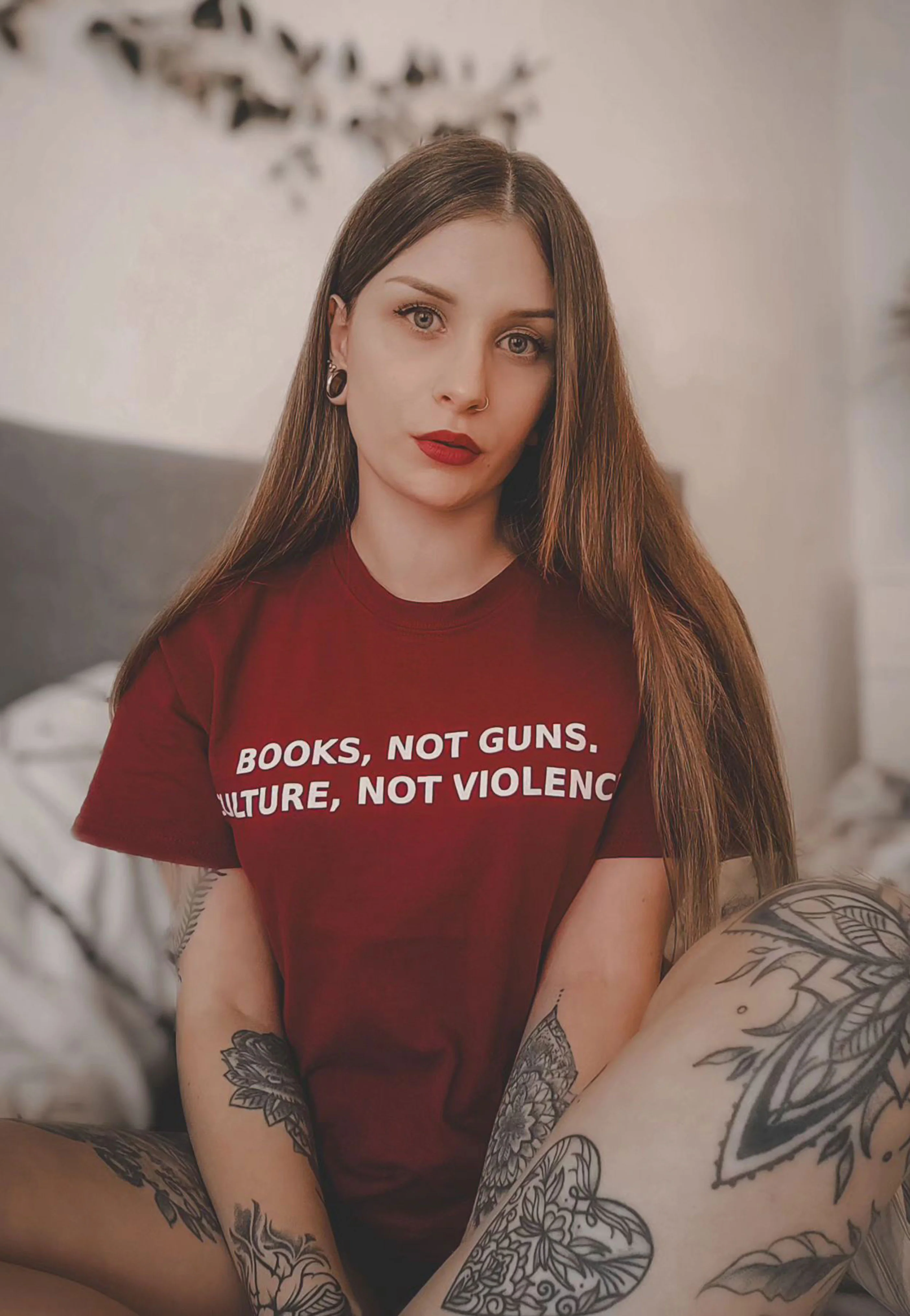 Dancitee - Books Not Guns Burgundy - T-Shirt - Image 3