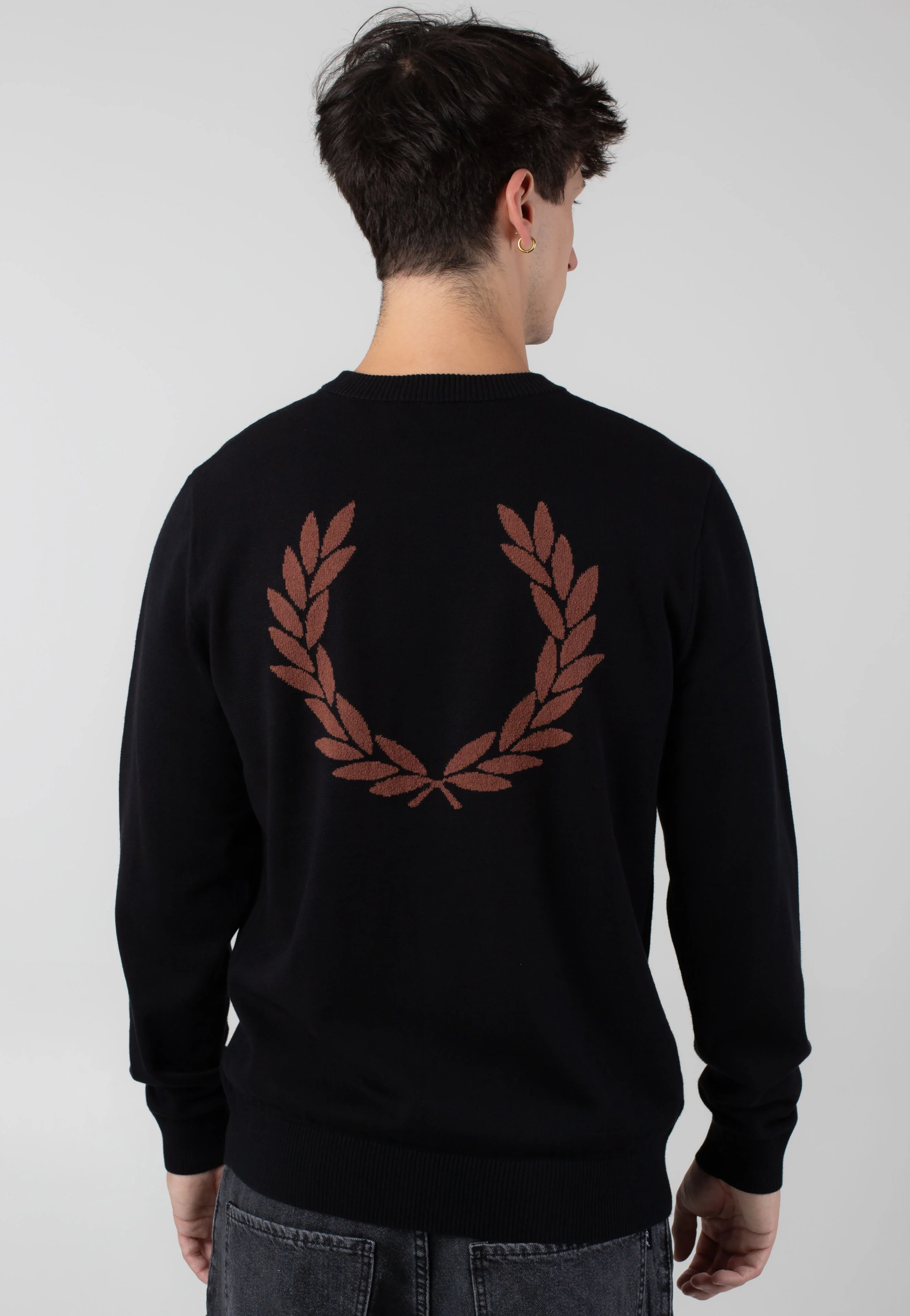 Fred Perry - Boucle Laurel Wreath Black - Pullover - Image 2