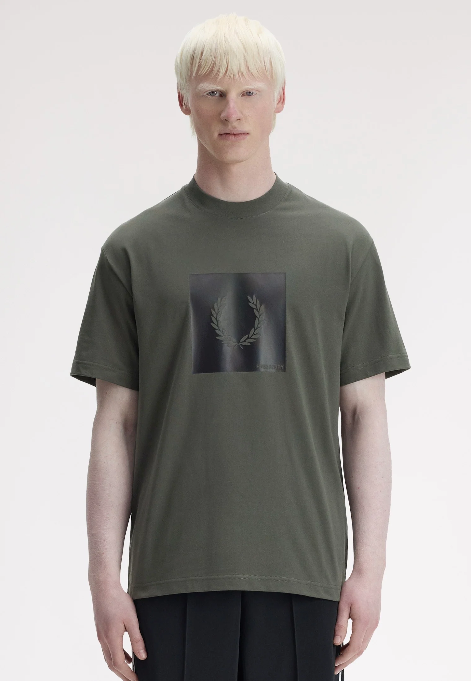 Fred Perry - Box Graphic Field Green - T-Shirt - Image 3