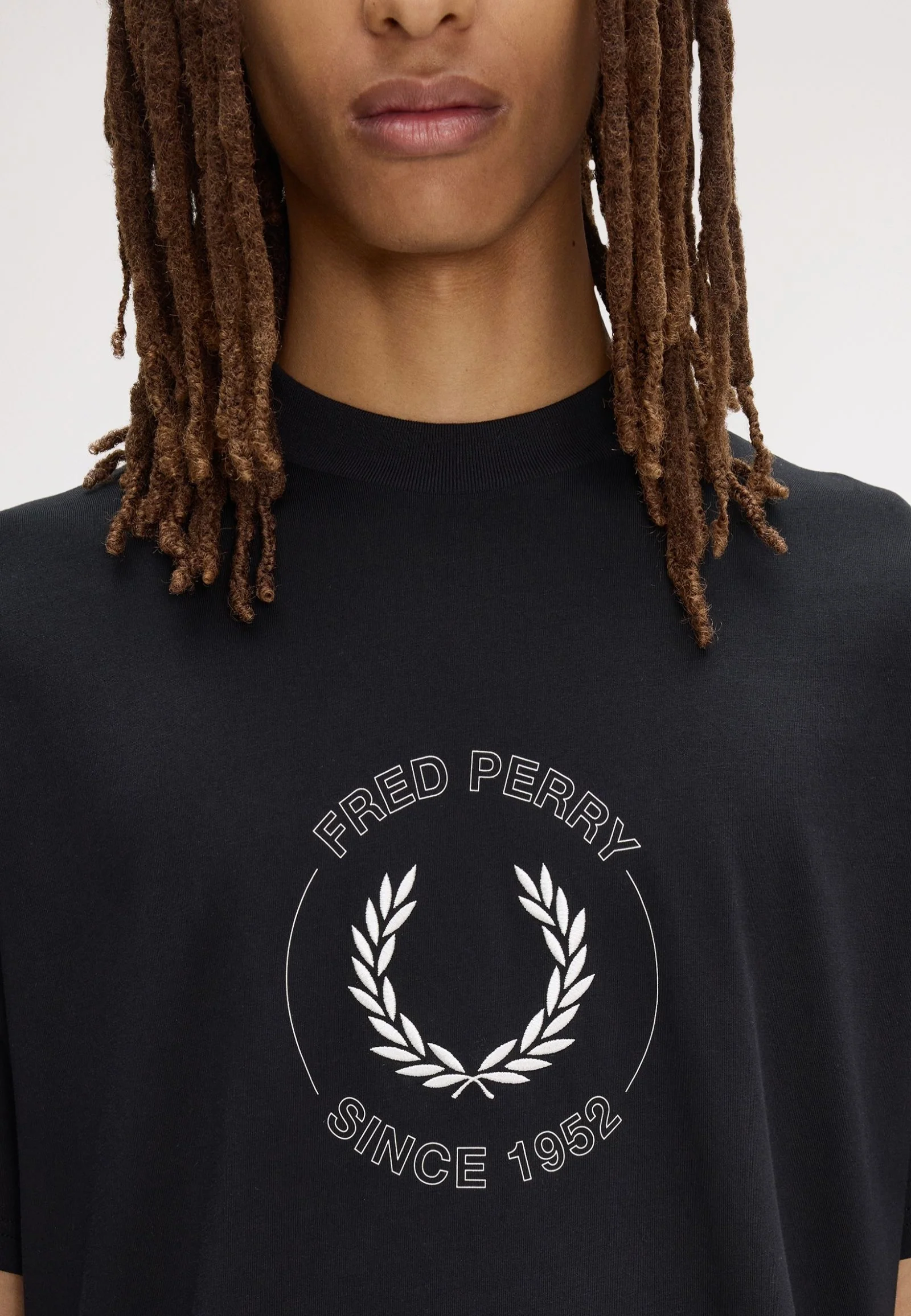 Fred Perry - Circle Graphic Black - T-Shirt - Image 3