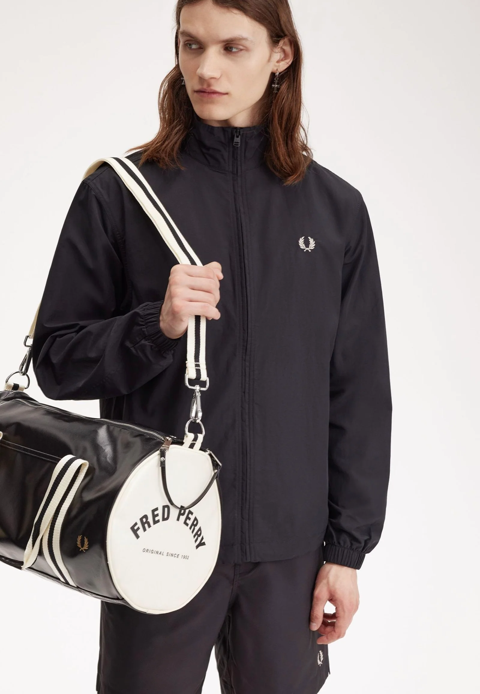 Classic Barrel Black/Ecru - Dufflebag - Image 7