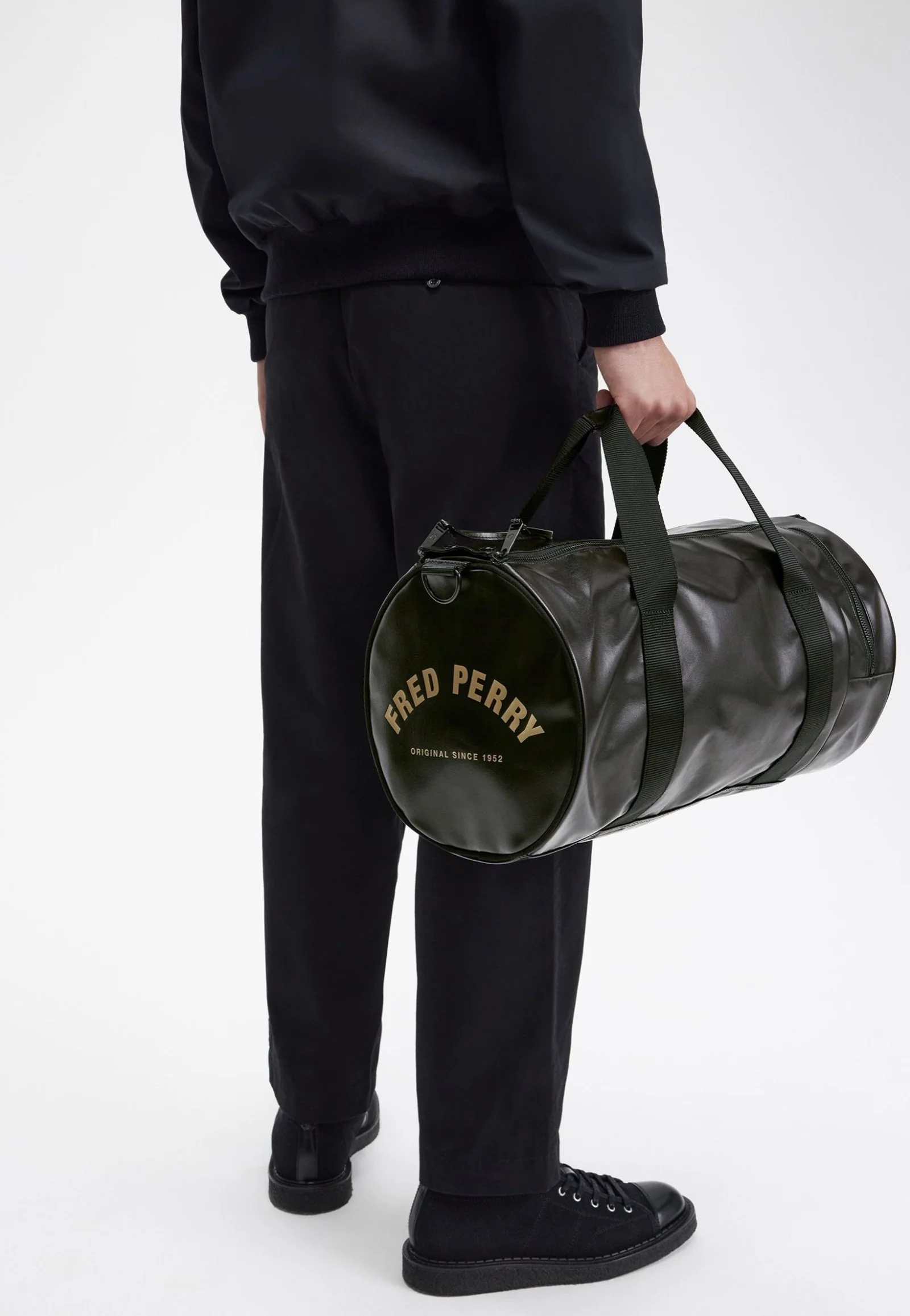 Tonal Classic Barrel Black/Gold - Dufflebag - Image 7