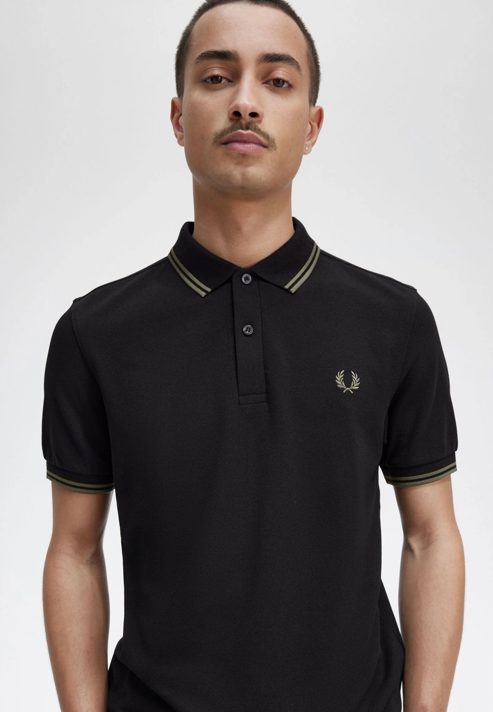 Fred Perry - Twin Tipped Black/Field Green - Polo - Image 2