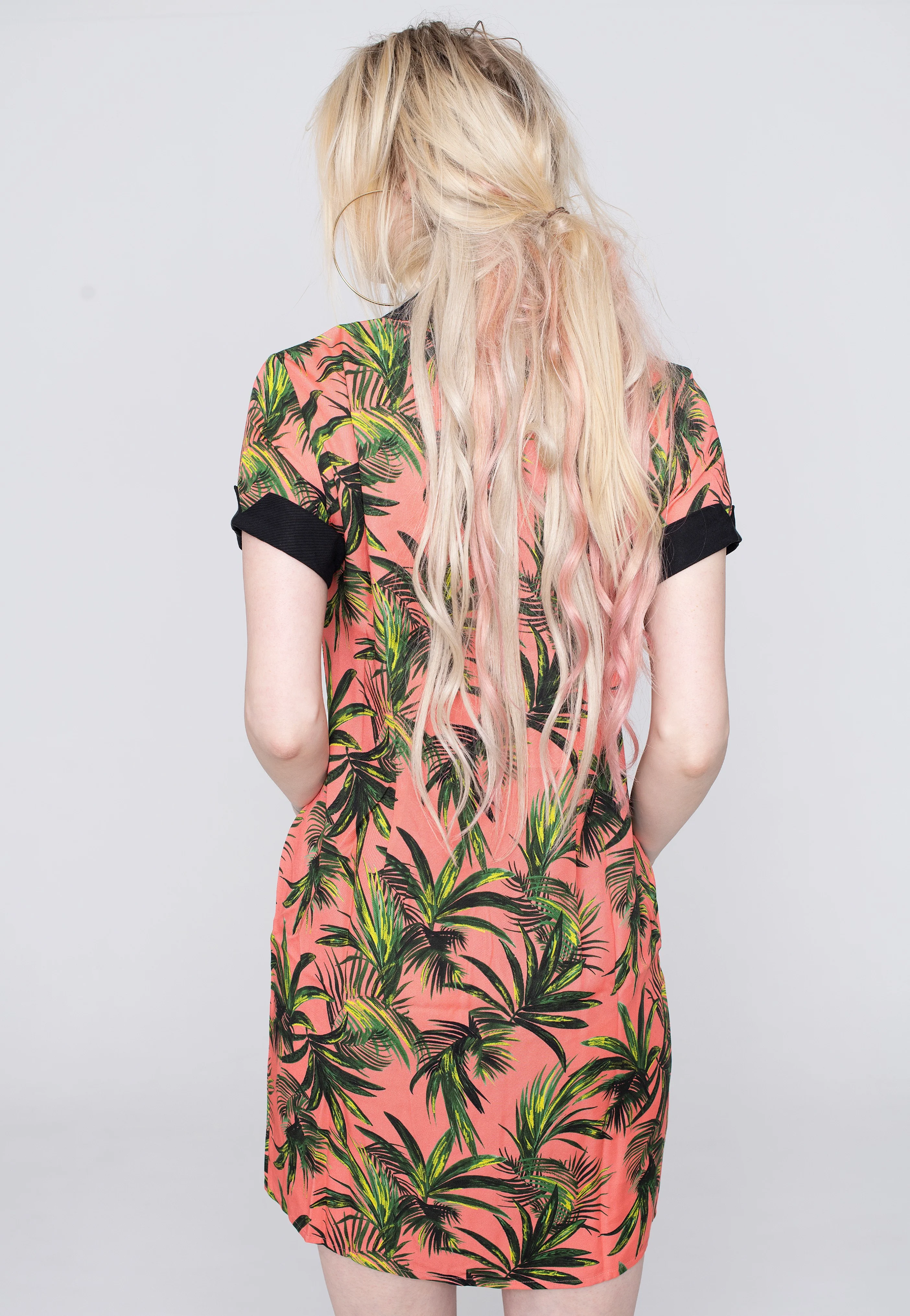 Fred Perry x Amy Winehouse - Palm Print Shirt Coral Heat - Dress - Image 3