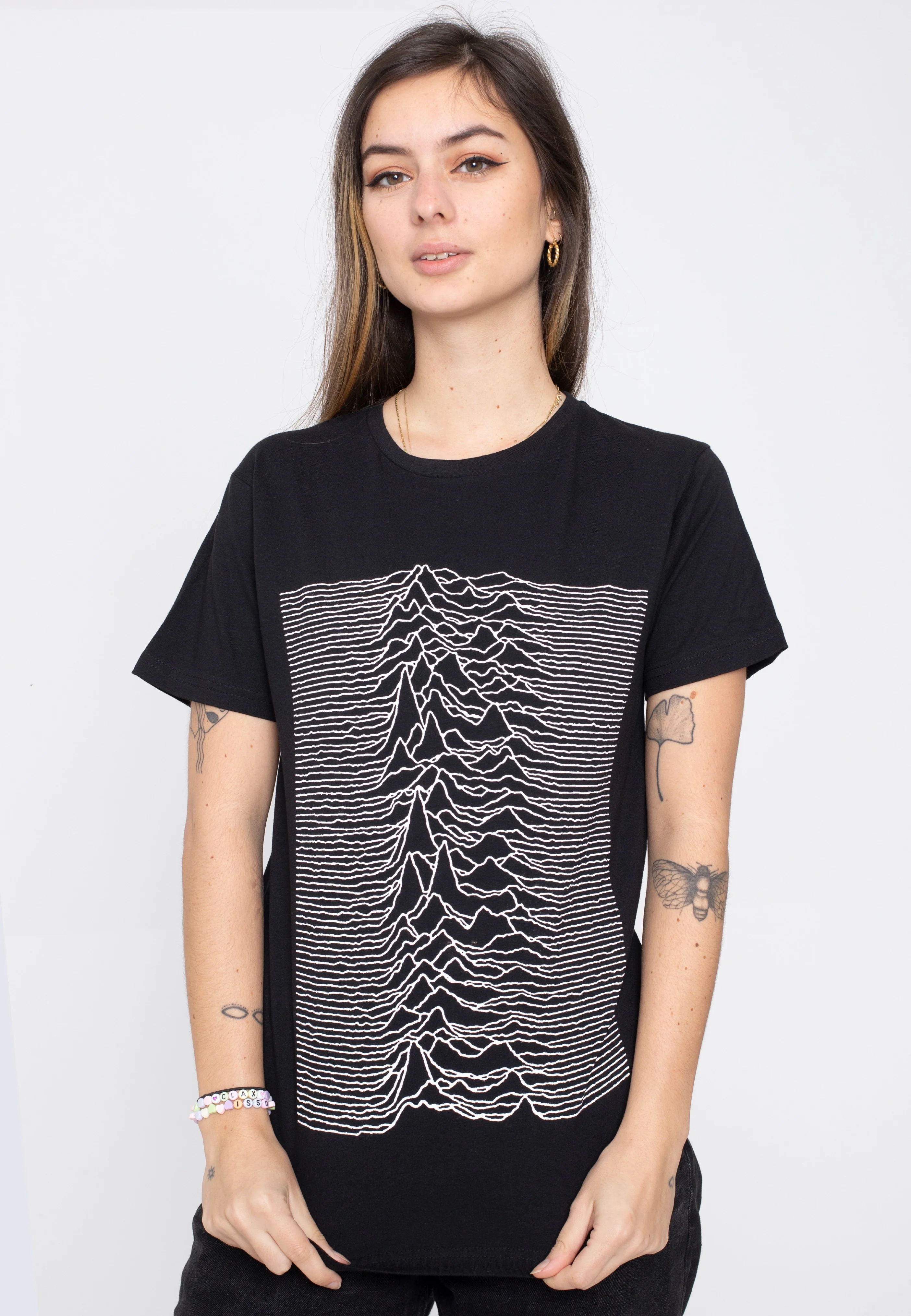 Unknown Pleasures (Back Print) - T-Shirt - Image 5