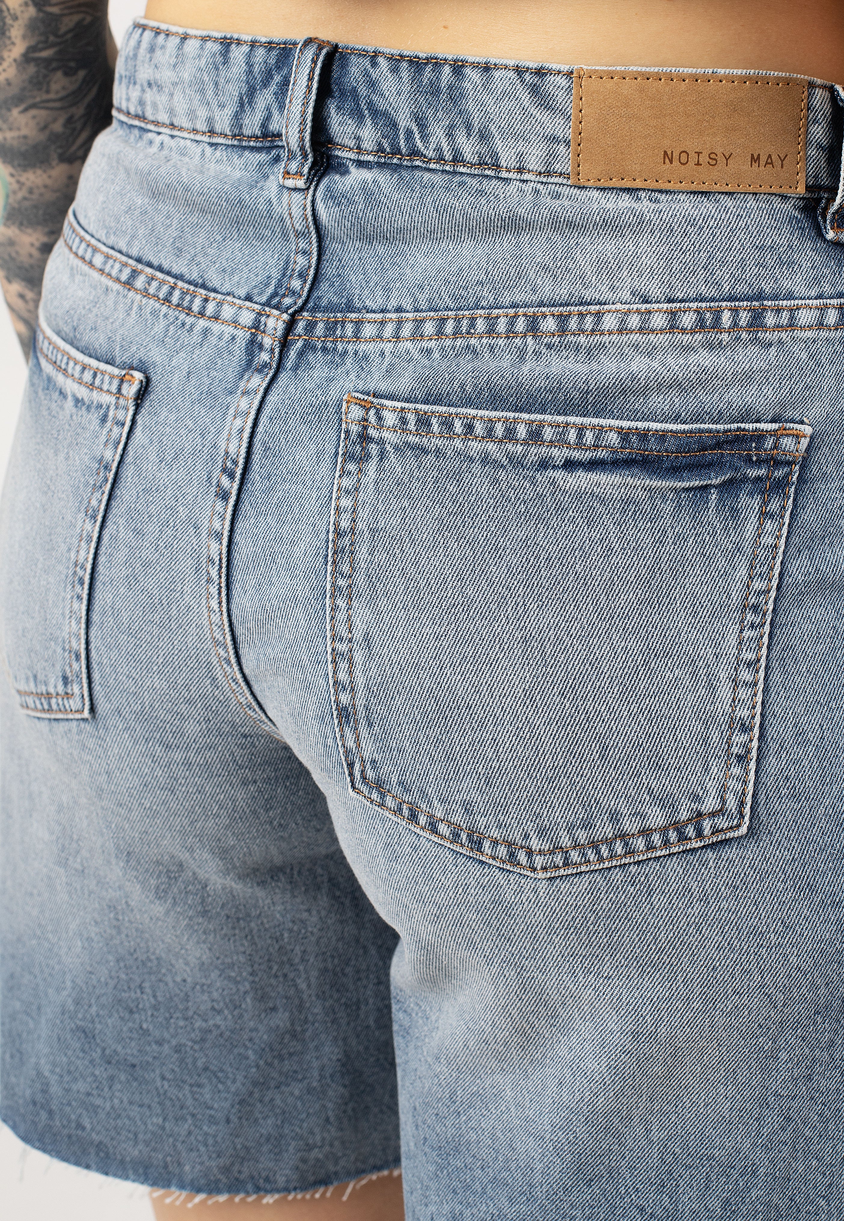 Noisy May - Barba Loose Light Blue Denim - Shorts - Image 4