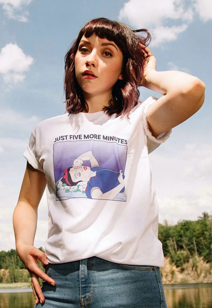 Snow White And The Seven Dwarfs - Snooze White - T-Shirt - Image 3