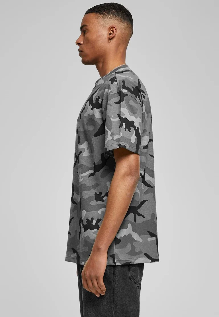 Urban Classics - Heavy Oversized Dark Camo - T-Shirt - Image 4