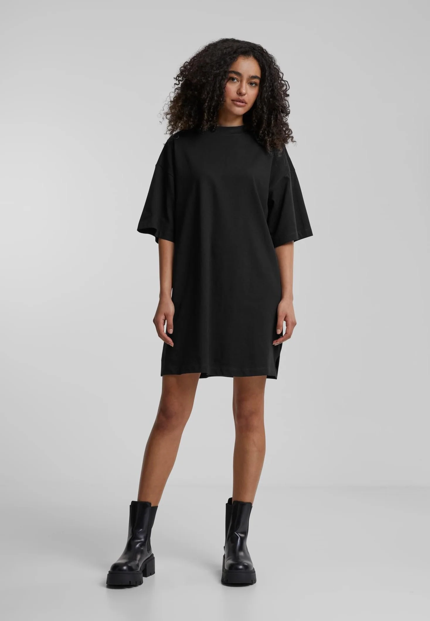 Urban Classics - Ladies Organic Heavy Oversized Tee Black - Dress