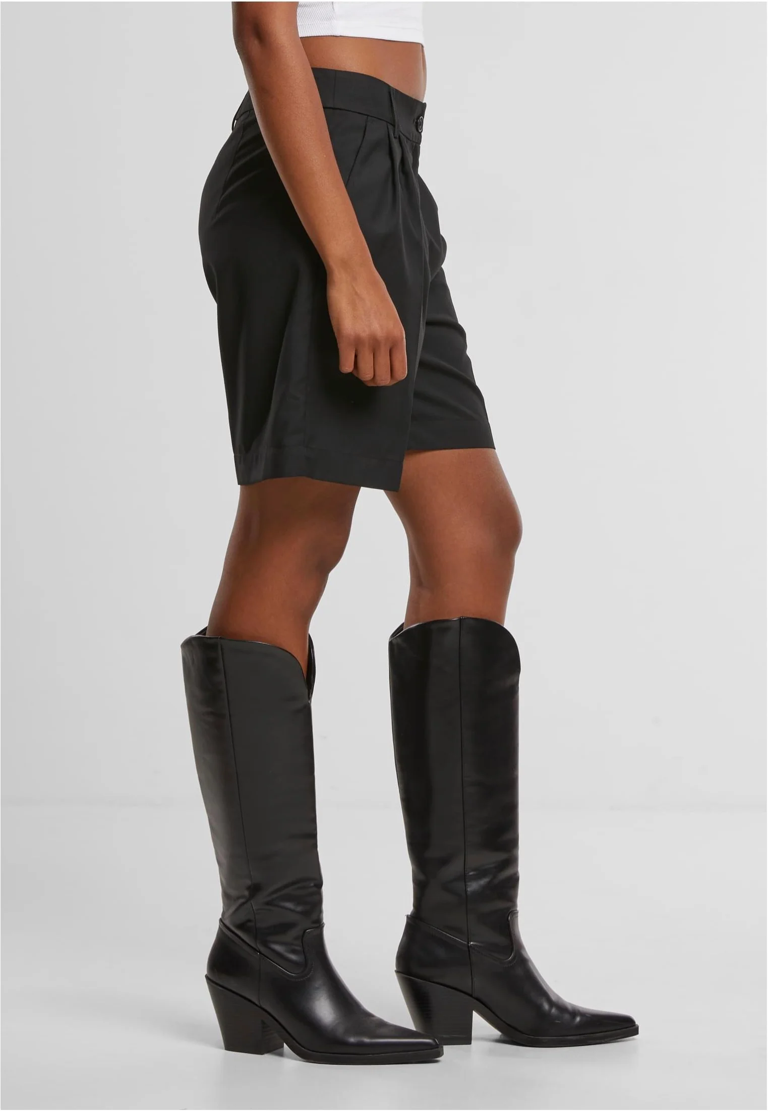 Urban Classics - Ladies Pleated Bermuda Black - Shorts - Image 7