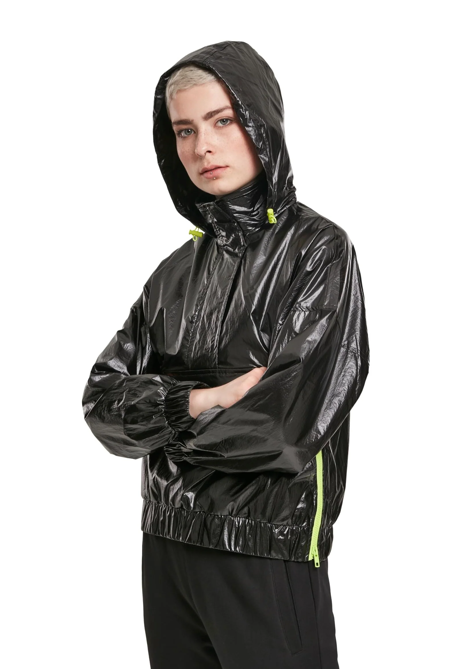 Urban Classics - Ladies Vanish Crinkle Pull Over Black - Windbreaker - Image 9