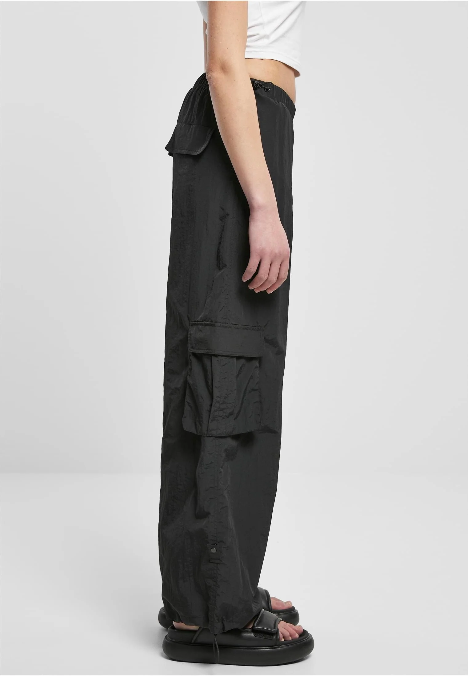 Urban Classics - Ladies Wide Crinkle Nylon Black - Pants - Image 3