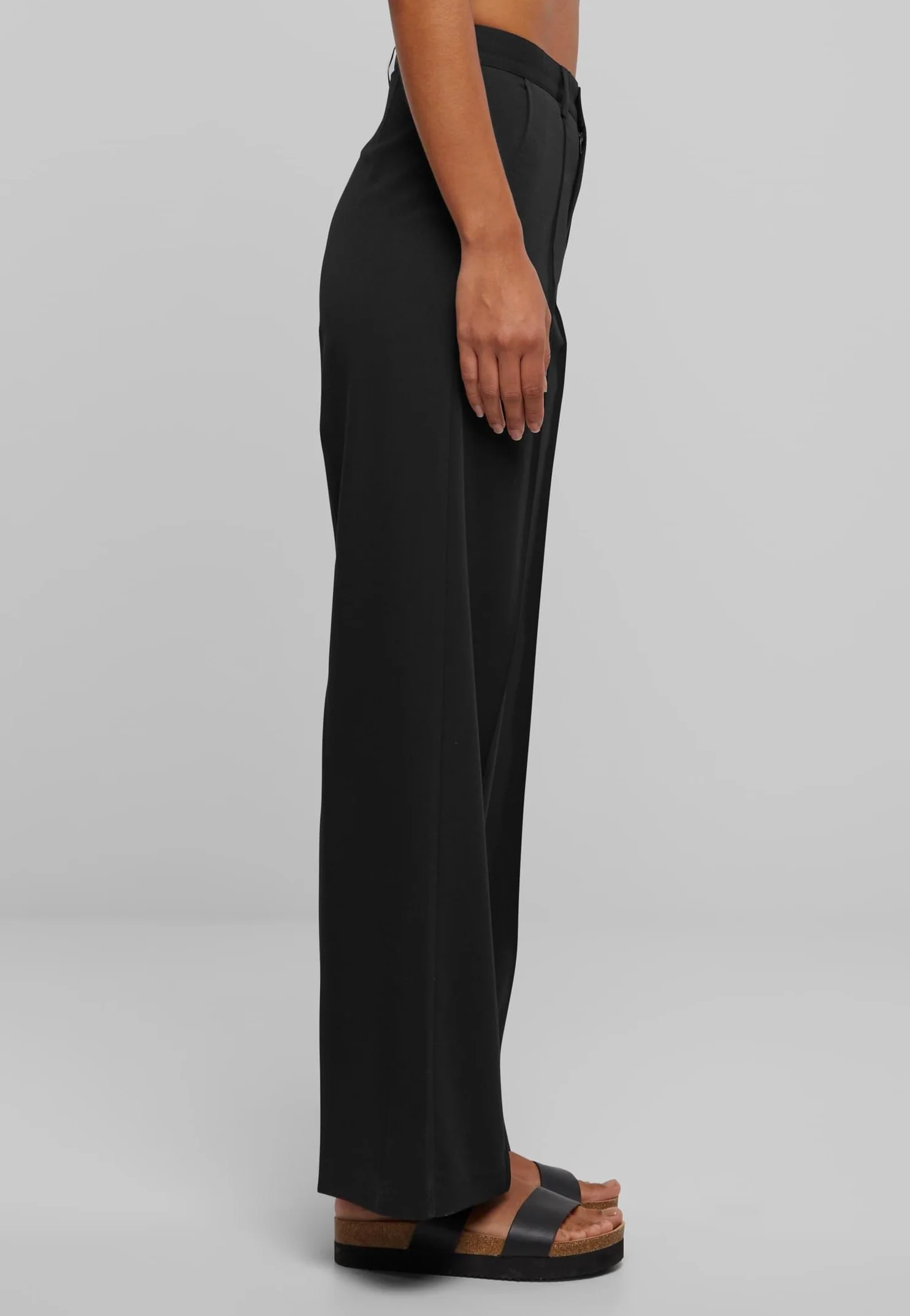 Urban Classics - Ladies Wide Pleated Black - Pants - Image 2
