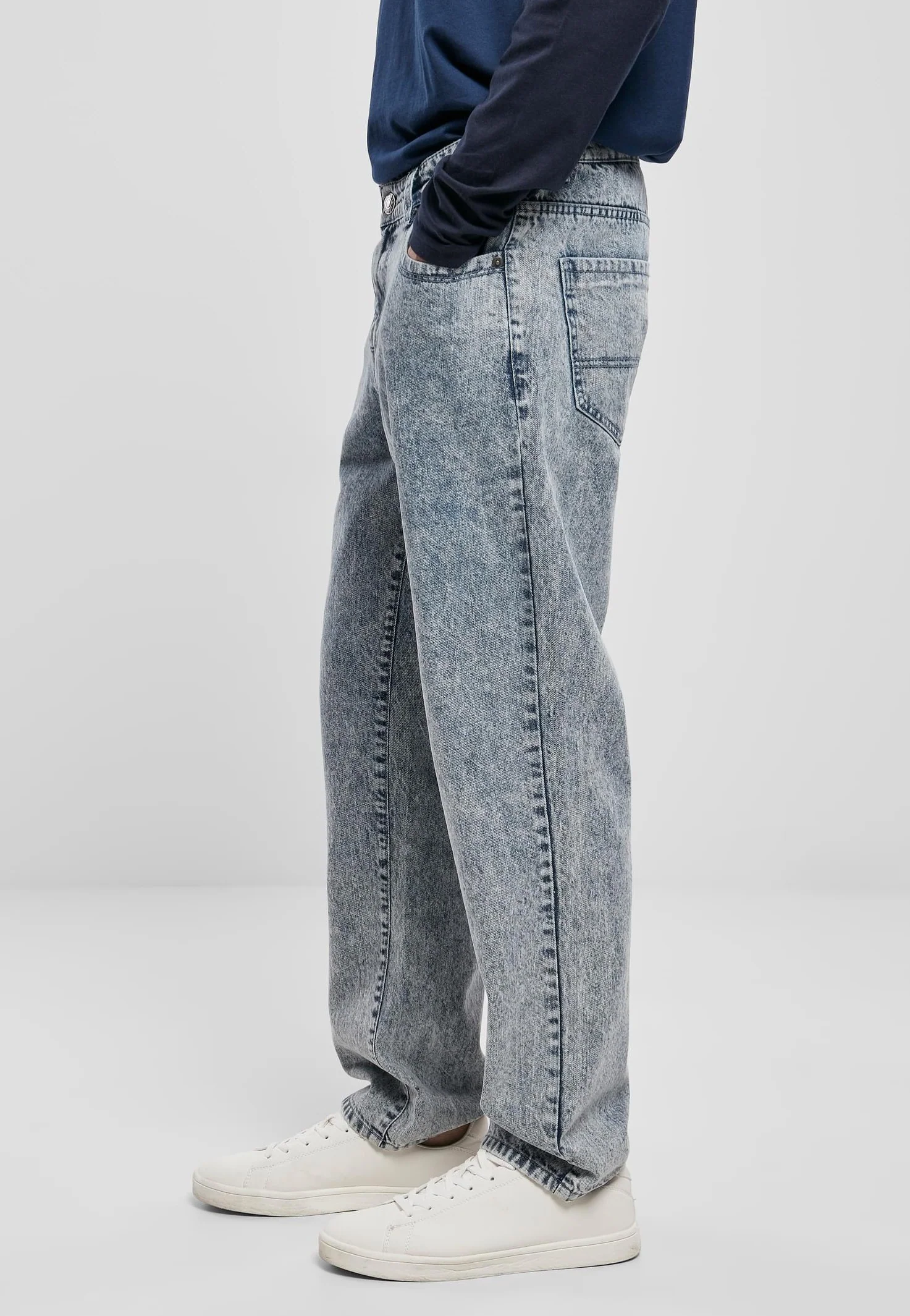 Urban Classics - Loose Fit Light Skyblue Acid Washed - Jeans - Image 3