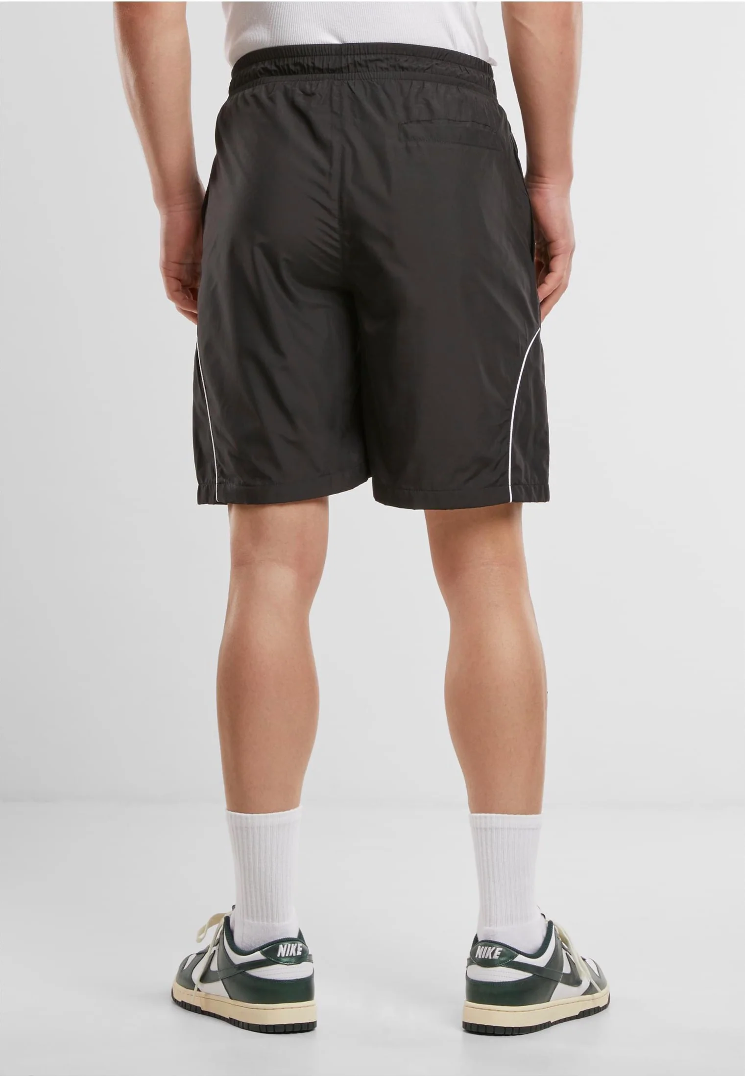 Urban Classics - Piped Panel Black - Shorts - Image 3