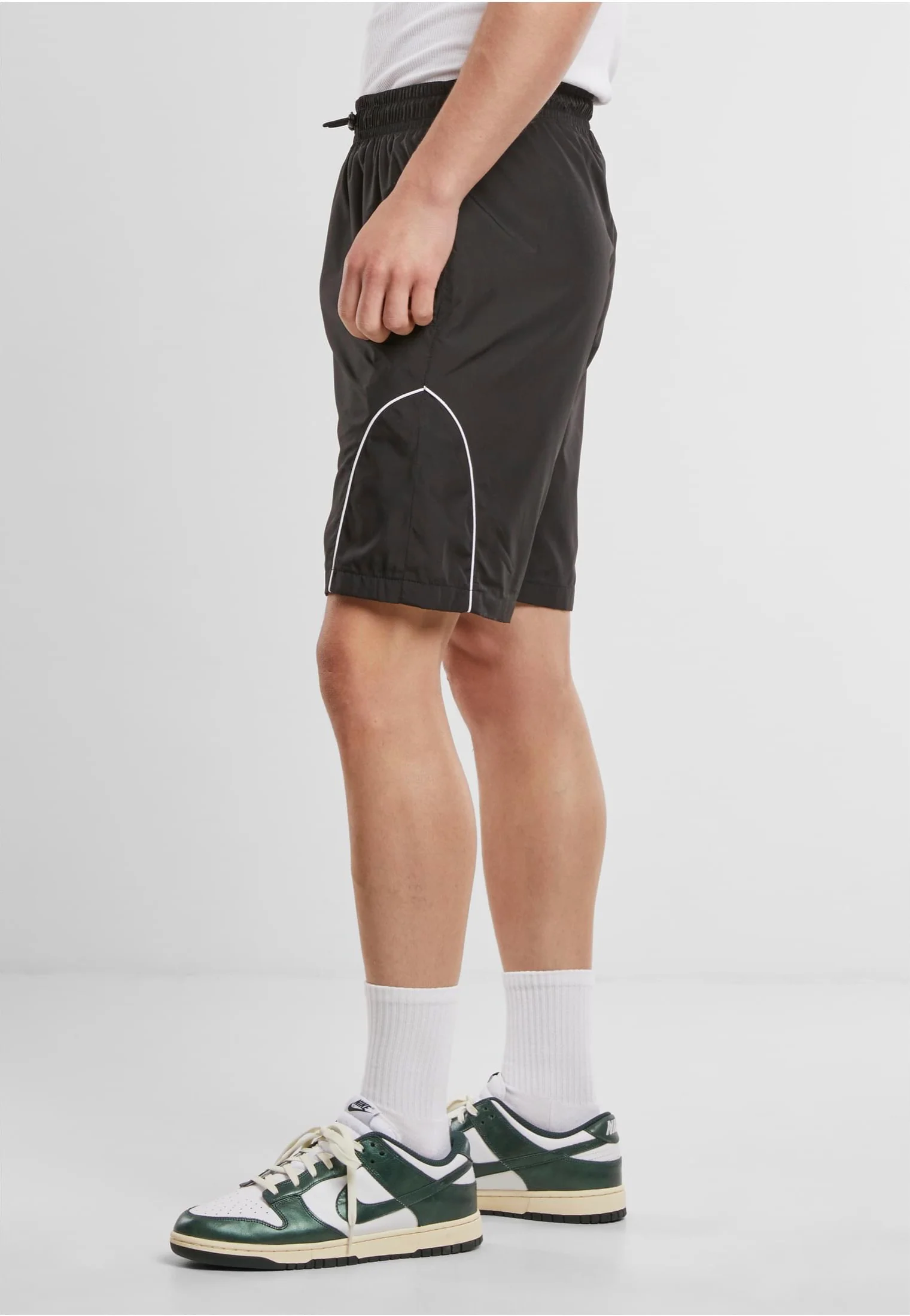 Urban Classics - Piped Panel Black - Shorts - Image 4