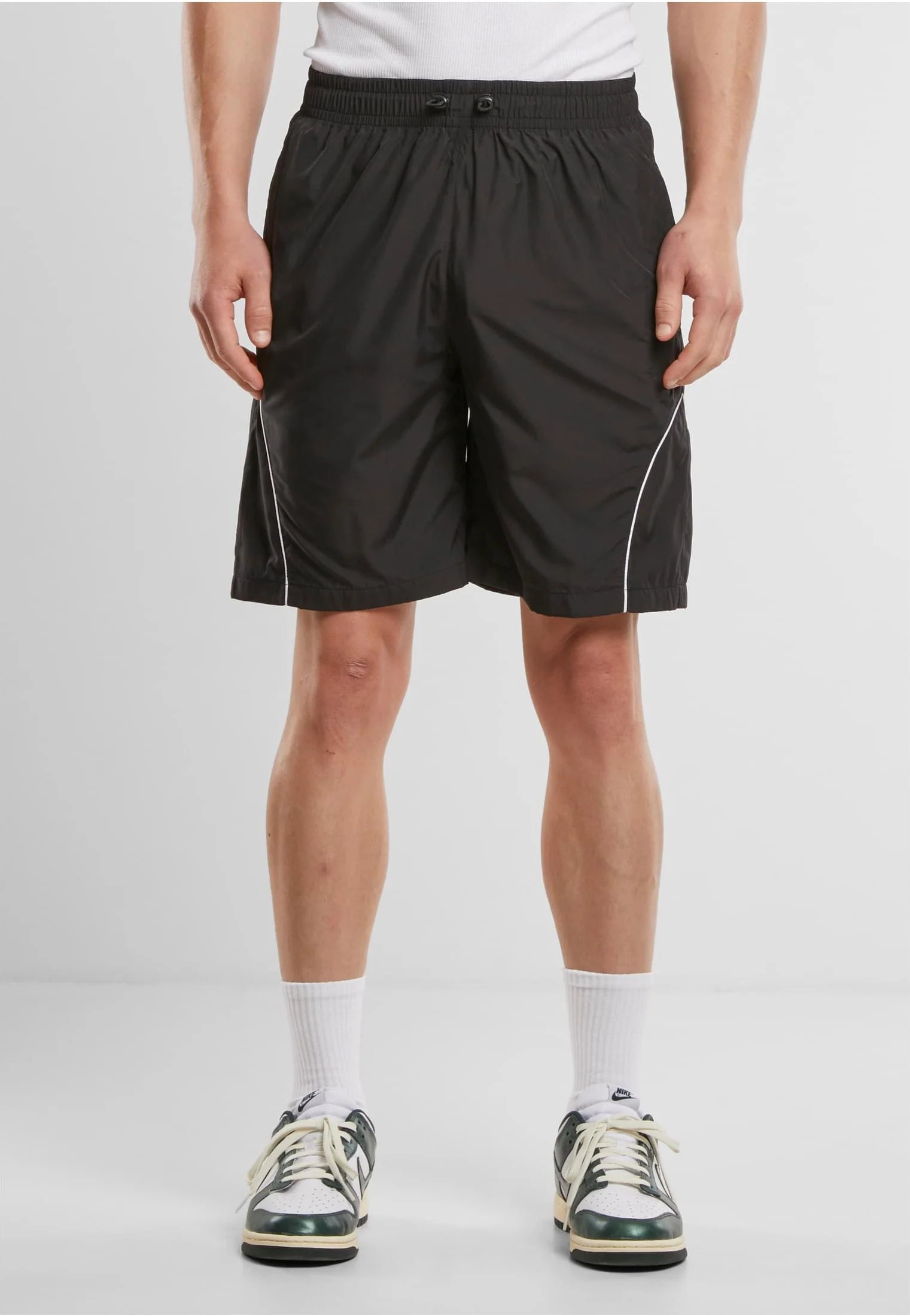 Urban Classics - Piped Panel Black - Shorts - Image 6