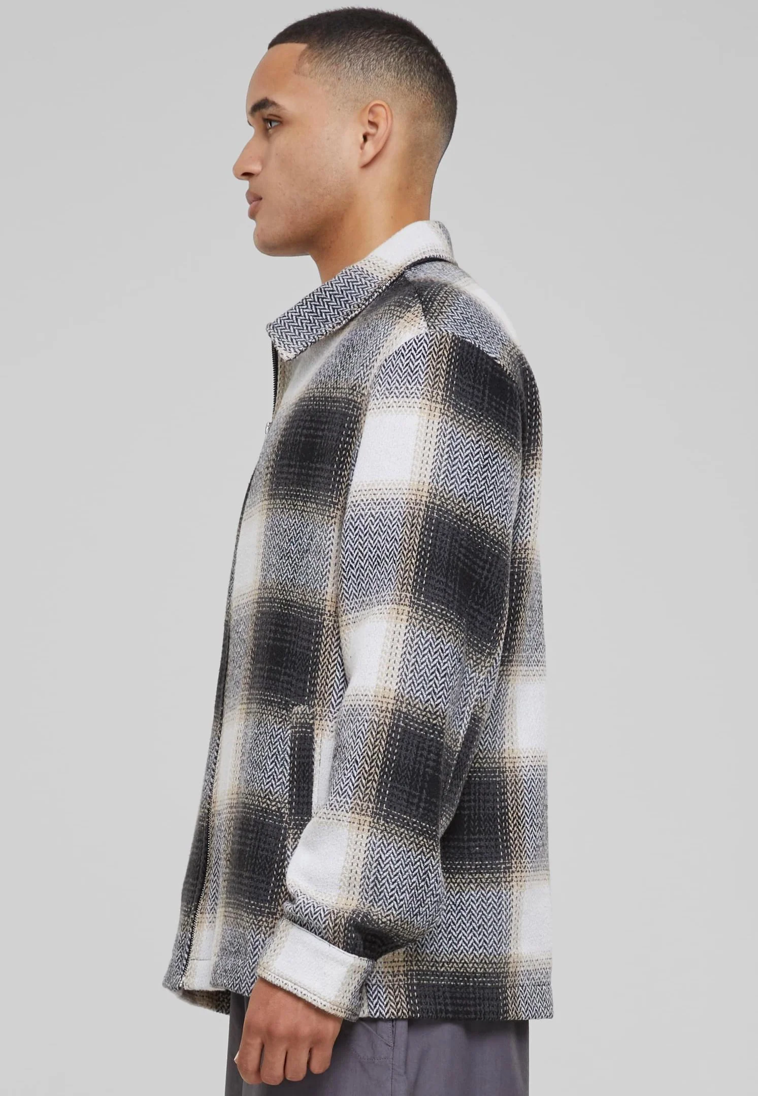 Urban Classics - Zipped Shirt Wetsand/Black - Jacket - Image 2